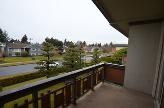 6111 Tisdall St in Vancouver, BC - Building Photo - Building Photo