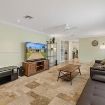 1402 Urbino Ave in Coral Gables, FL - Building Photo