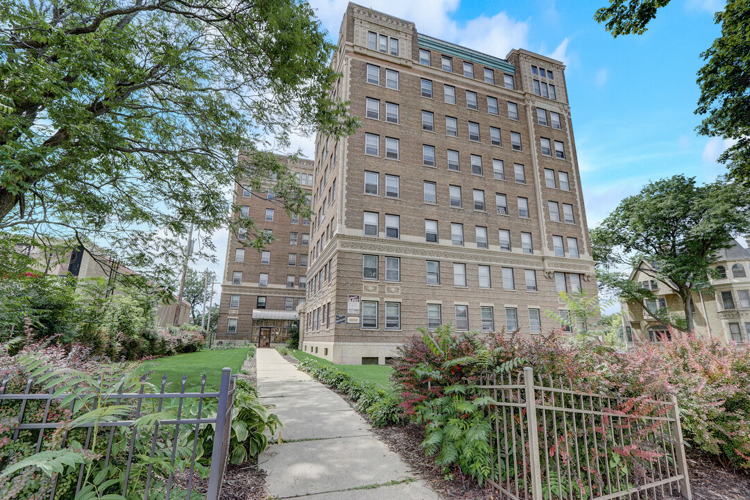 The Millerand Apartments in Milwaukee, WI - Building Photo