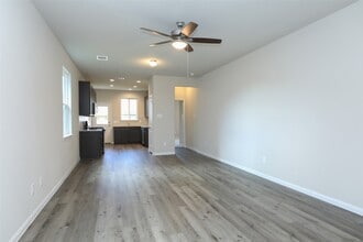 2528 Westslope Dr in Shenandoah, TX - Building Photo - Building Photo