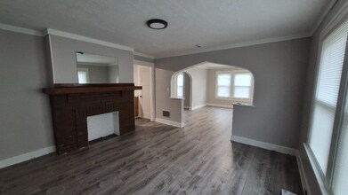 2028 Revere Ave in Dayton, OH - Foto de edificio - Building Photo