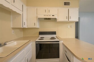 1015 Hall Ave in Killeen, TX - Building Photo - Building Photo