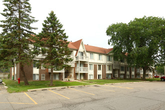 Lexington Manor in Brighton, MI - Foto de edificio - Building Photo