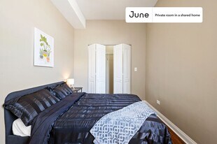 Room in Shared 3 bed/1 bath home in Chicago, IL - Building Photo