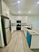 5427 Centennial Blvd in Lehigh Acres, FL - Foto de edificio - Building Photo