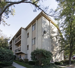 Paint Creek Village Apartments in Lake Orion, MI - Foto de edificio - Building Photo