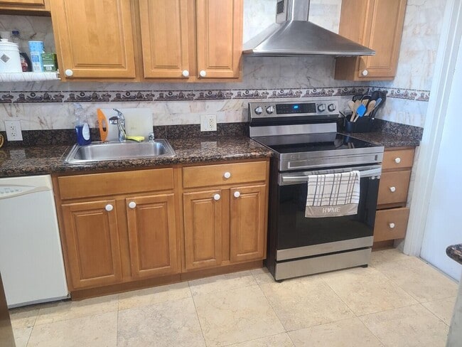 property at 3050 N Palm Aire Dr