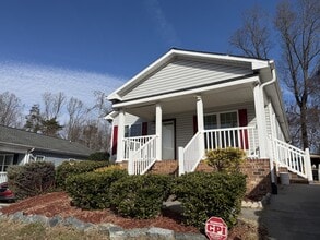 4967 Trent Hill Dr in Winston-Salem, NC - Building Photo - Building Photo