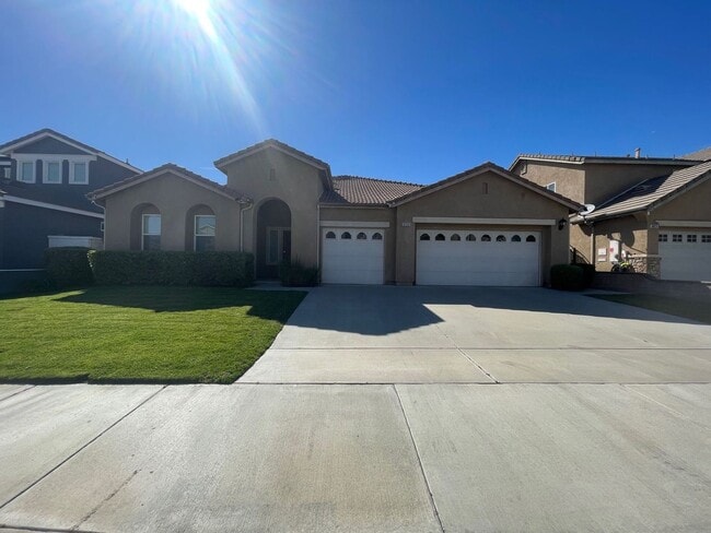 property at 6033 Fairlane Ave