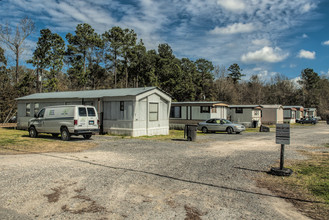 1335 Concord St in Vidor, TX - Foto de edificio - Building Photo