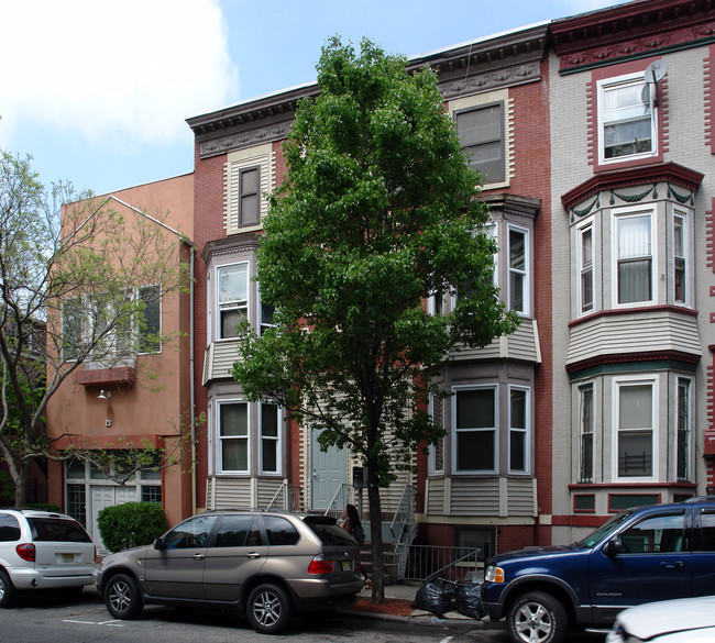 19 Warren St in Newark, NJ - Foto de edificio - Building Photo