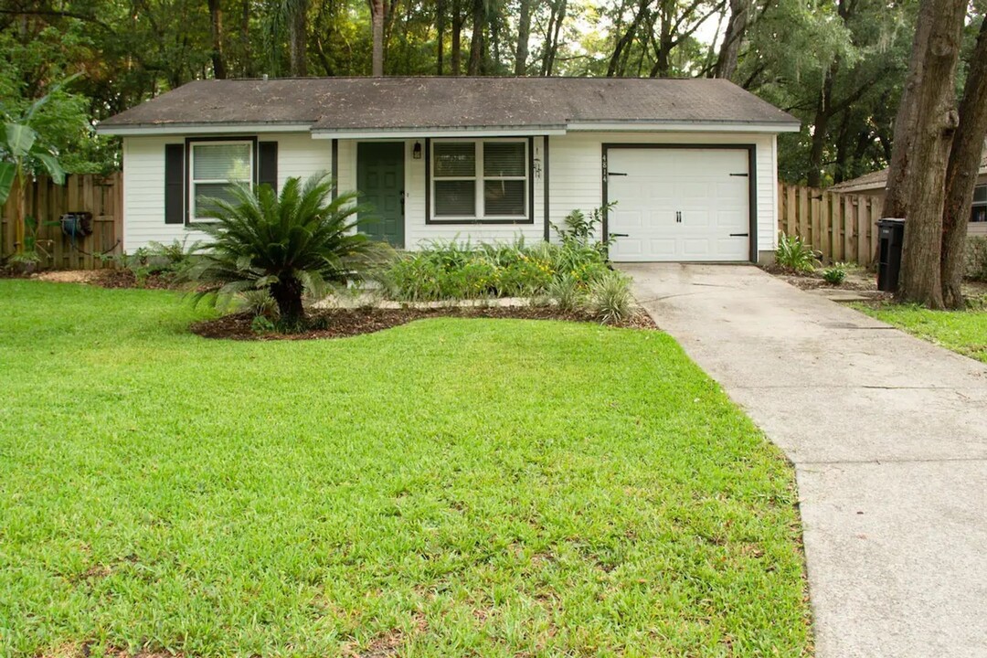 4814 SW 57th Dr in Gainesville, FL - Building Photo