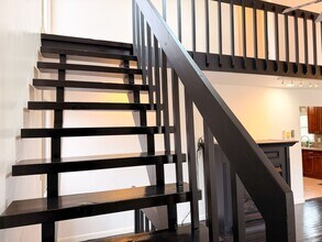 811 Hickory Ct in Hawley, PA - Foto de edificio - Building Photo