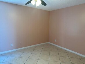 2358 Harbor Town Dr in Kissimmee, FL - Building Photo - Building Photo