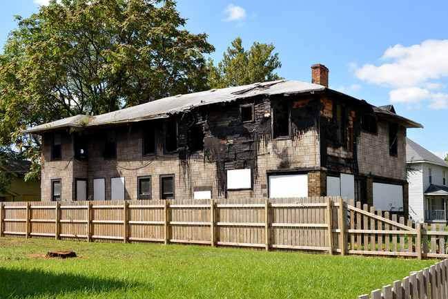 1833 W Washington St in Indianapolis, IN - Foto de edificio - Building Photo