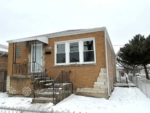 6200 S Meade Ave in Chicago, IL - Foto de edificio - Building Photo