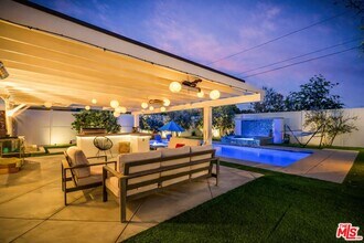 4952 Placidia Ave in Los Angeles, CA - Building Photo - Building Photo