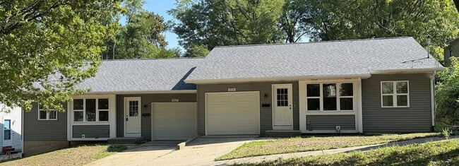 property at 860 Houseman Ave NE