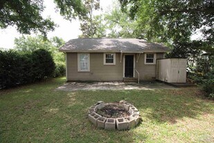 3102 E De Soto St in Pensacola, FL - Building Photo