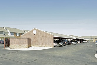 Meadows Crossing in Allendale, MI - Foto de edificio - Building Photo