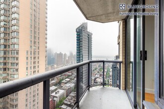 235 W 48th St in New York, NY - Building Photo - Building Photo