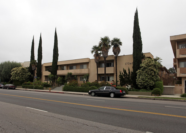 17340 Burbank Blvd in Encino, CA - Building Photo - Building Photo