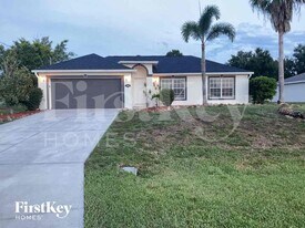 1120 NW 11th Pl in Cape Coral, FL - Building Photo