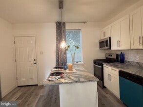 4918 Knorr St in Philadelphia, PA - Building Photo - Building Photo
