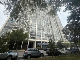 2800 N Lake Shore Dr in Chicago, IL - Building Photo