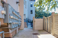 Markets Gate in Charleston, SC - Foto de edificio - Building Photo