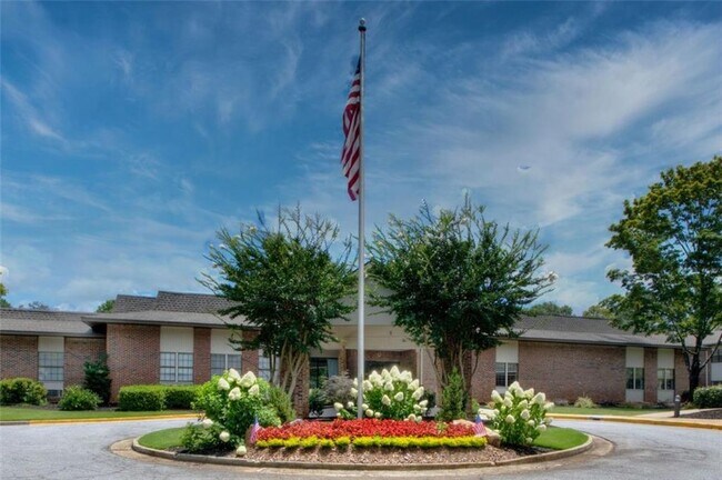 property at 425 Mount Vernon Hwy NE