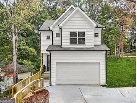 property at 3925 Pineshore Cir