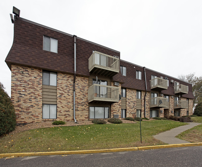 The Bluffs Apartments in Monticello, MN - Building Photo - Building Photo