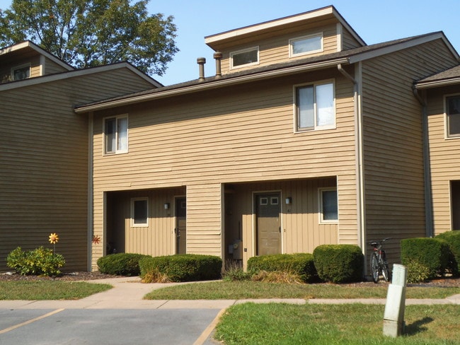 37 4th Ave in Oswego, NY - Building Photo - Building Photo