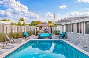 5740 NE 19th Ave in Fort Lauderdale, FL - Building Photo