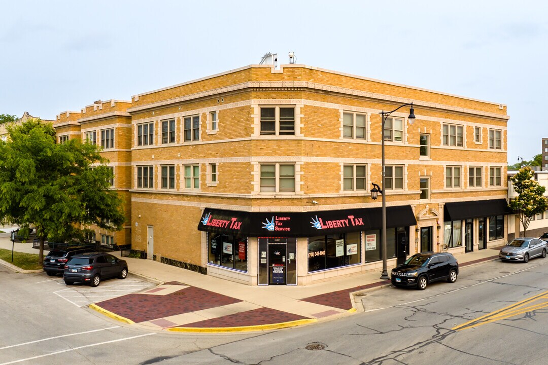 Lillie Plaza in Maywood, IL - Building Photo