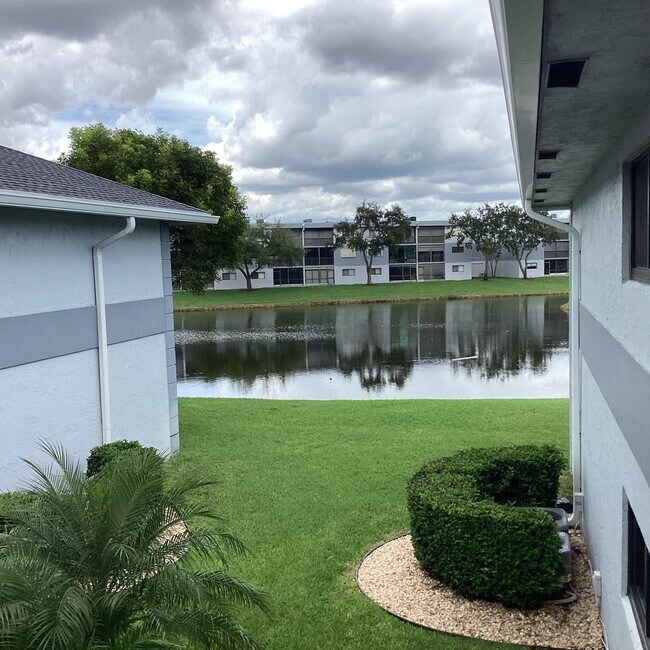 15235 Lakes of Delray Blvd in Delray Beach, FL - Building Photo - Building Photo