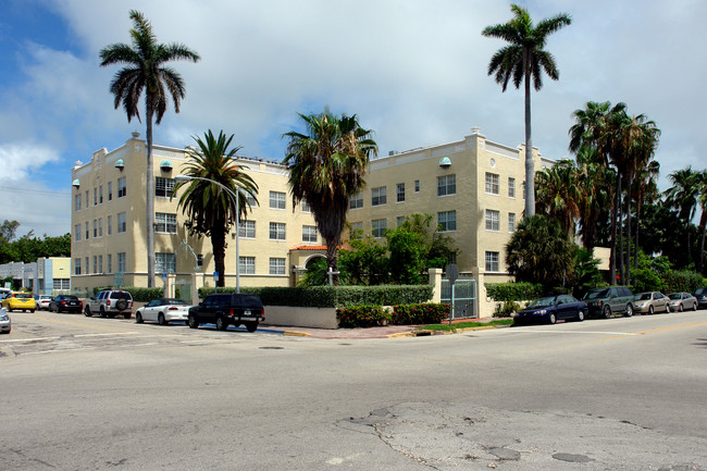 Helios Apartments Miami Beach in Miami Beach, FL - Foto de edificio - Building Photo