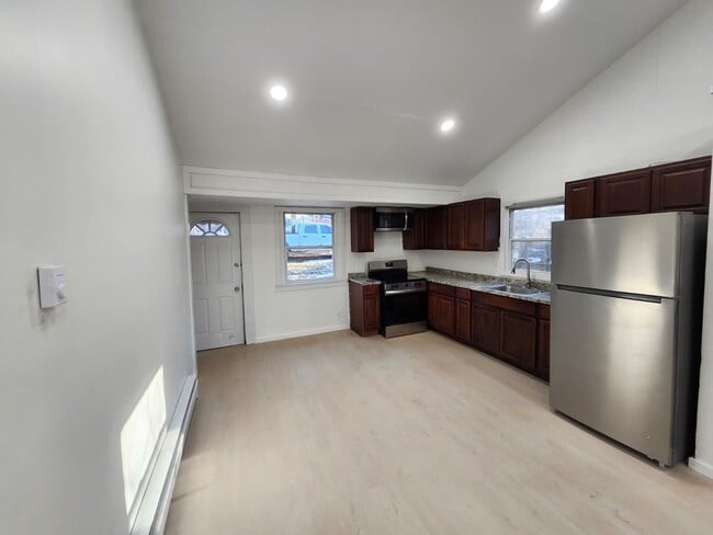 property at 2 Wildwood Trl