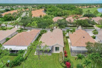 8533 SE Palm Hammock Ln in Hobe Sound, FL - Building Photo - Building Photo