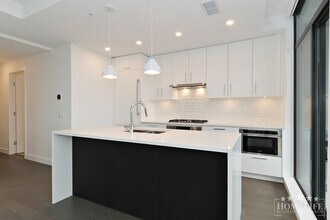 1588 Johnston Rd in White Rock, BC - Building Photo - Building Photo