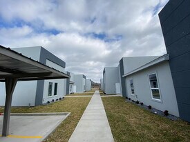 1002 N Glasscock Rd, Unit 4