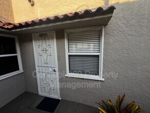 9853 1/2 Arkansas St in Bellflower, CA - Building Photo - Building Photo