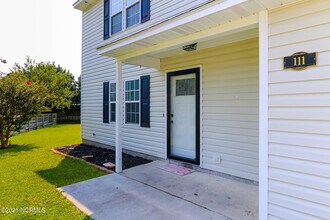 111 Huntmaster Ct in Newport, NC - Building Photo - Building Photo