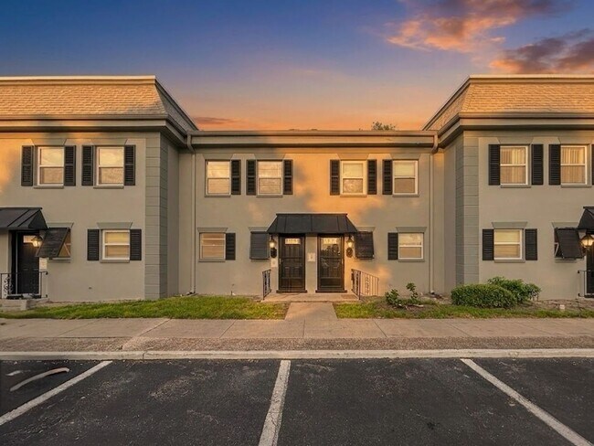 1140 Rue des Rois in South Pasadena, FL - Building Photo - Building Photo