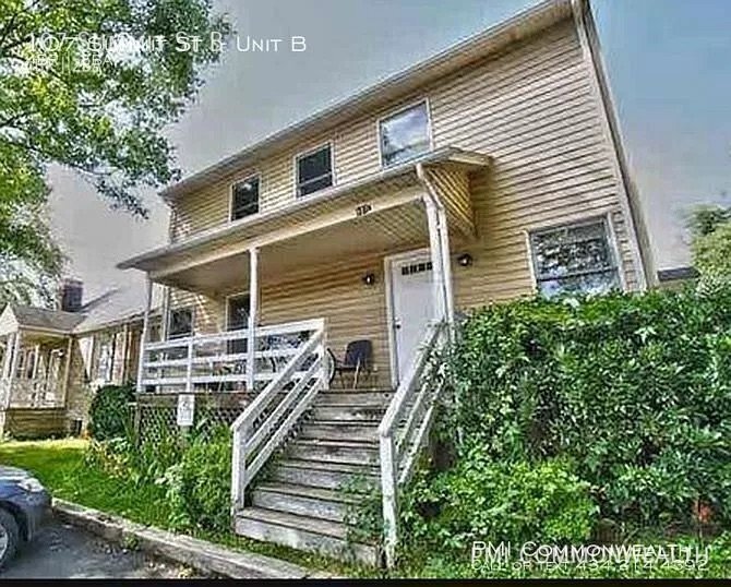 107 Summit St in Charlottesville, VA - Building Photo