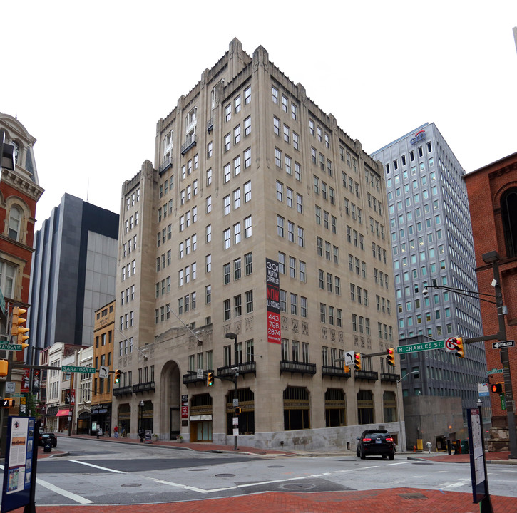 301 North Charles in Baltimore, MD - Foto de edificio