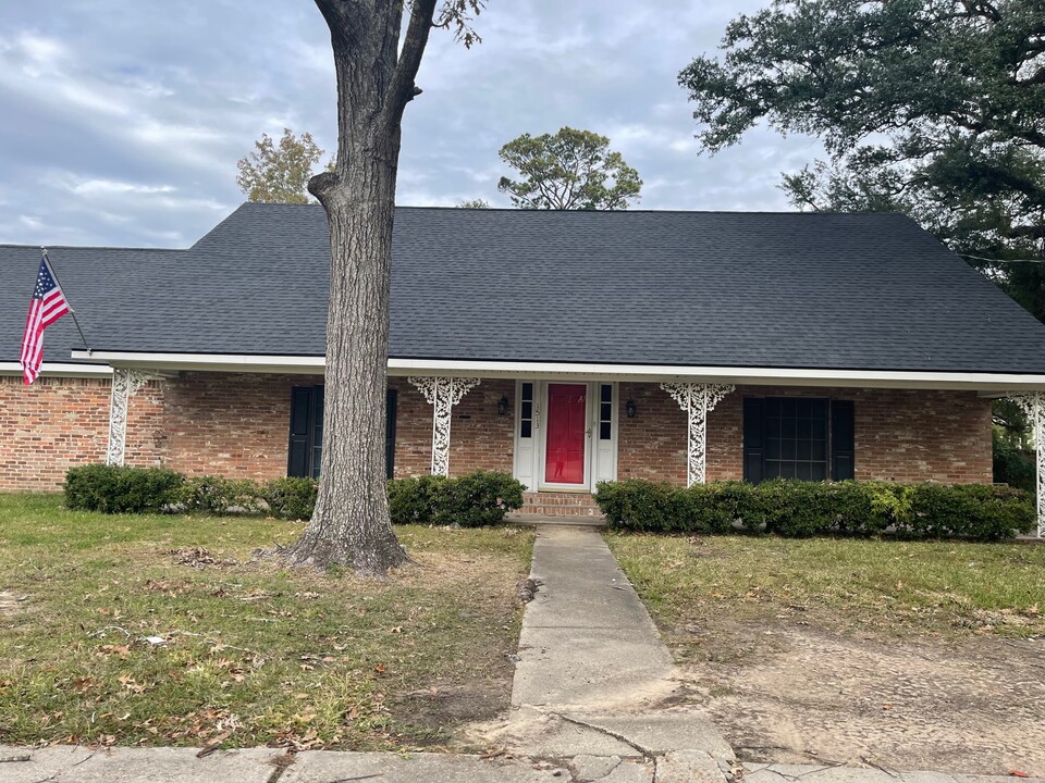 1513 Briarwood St in Sulphur, LA - Building Photo