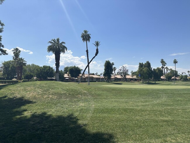 291 Serena Dr in Palm Desert, CA - Foto de edificio - Building Photo