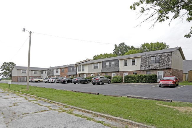 Garland Townhouses in Fayetteville, AR - Foto de edificio - Building Photo